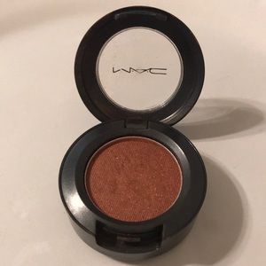 MAC Frost Gladabout eyeshadow